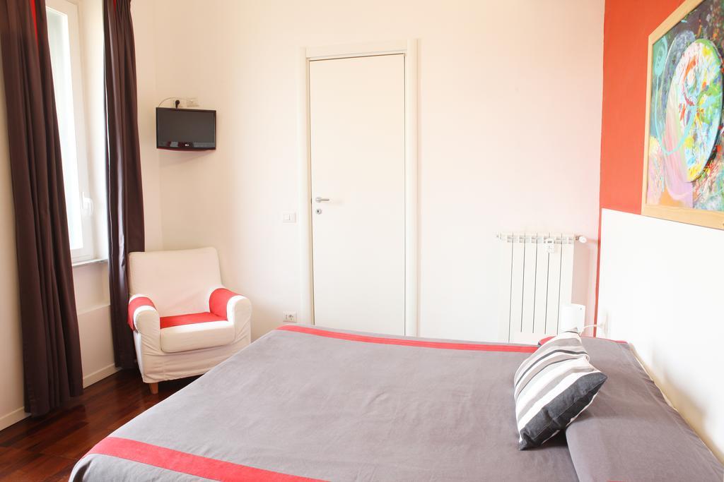 B&B Youbed Superior โรม ภายนอก รูปภาพ